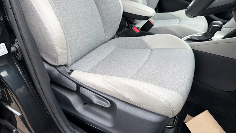 Toyota Yaris 1.5 Hybrid Excel 5dr CVT Hybrid Hatchback